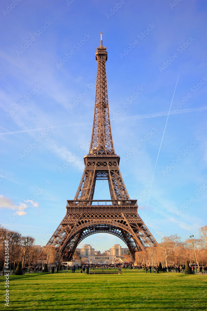 Fototapeta premium eiffel tower in Paris