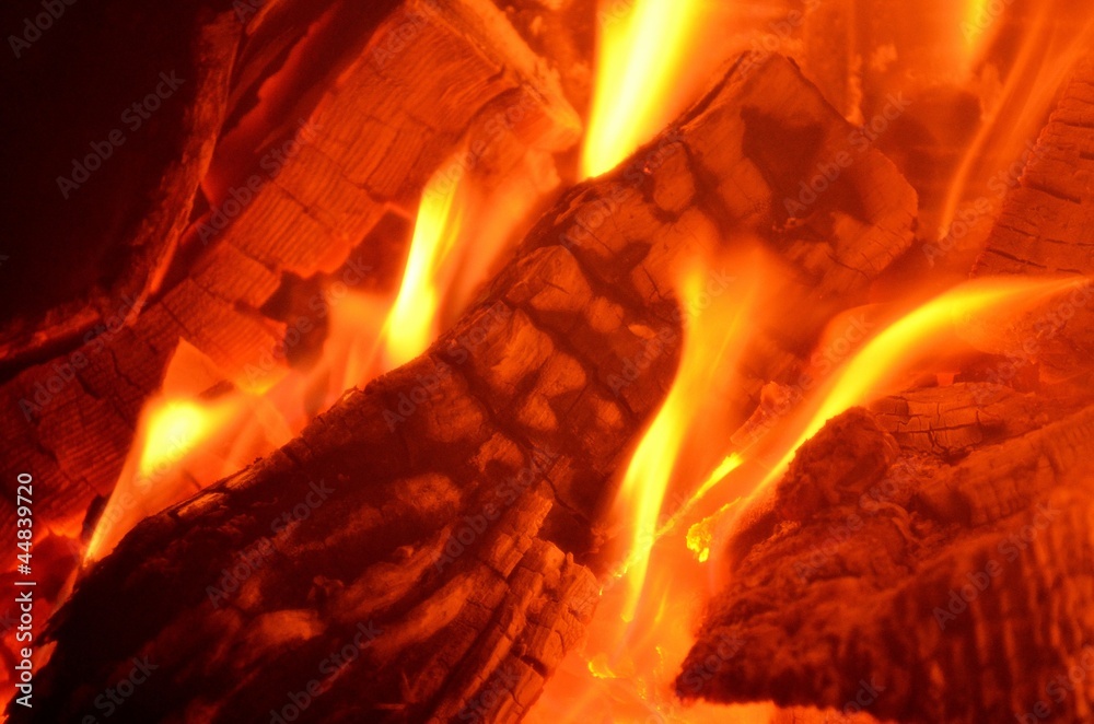 Fototapeta premium Kaminfeuer Holz