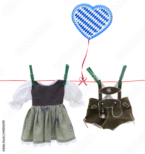 Dirndl, Lederhose und Lebkuchenherz