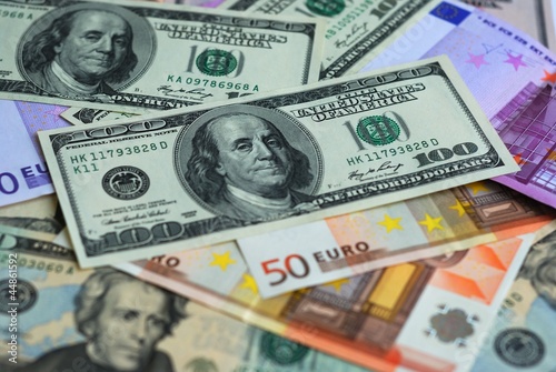 Obraz na płótnie Dollar and Euro bank note money background w salonie