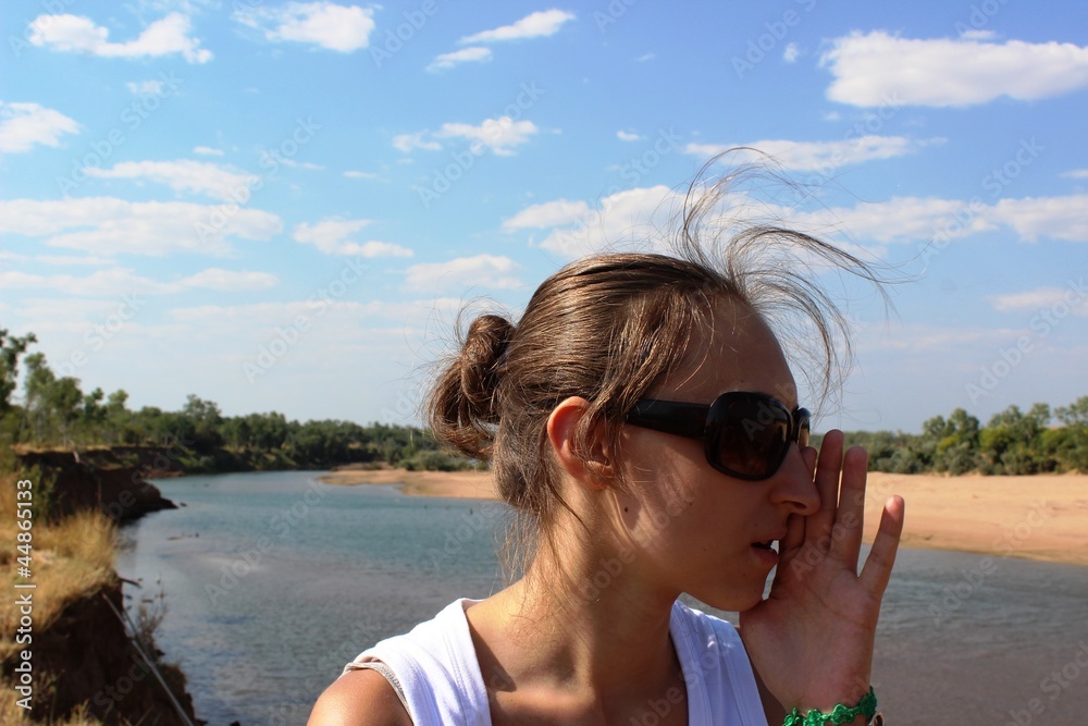 ragazza in spiaggia ragazza in spiaggia