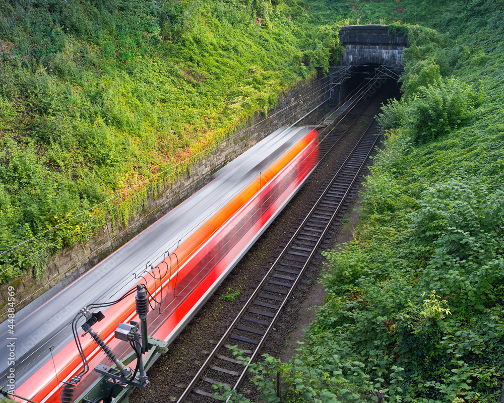 Fototapeta premium Eisenbahntunnel