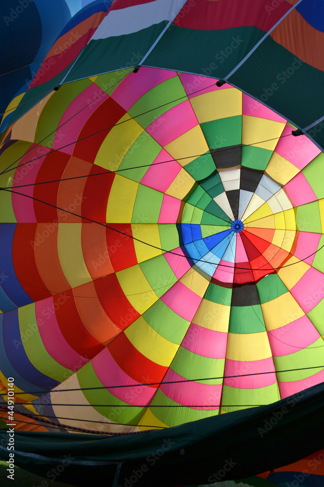Obraz premium Mongolfiera gonfia per il volo