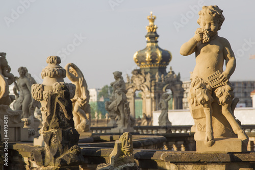 figuren im zwinger in dresden