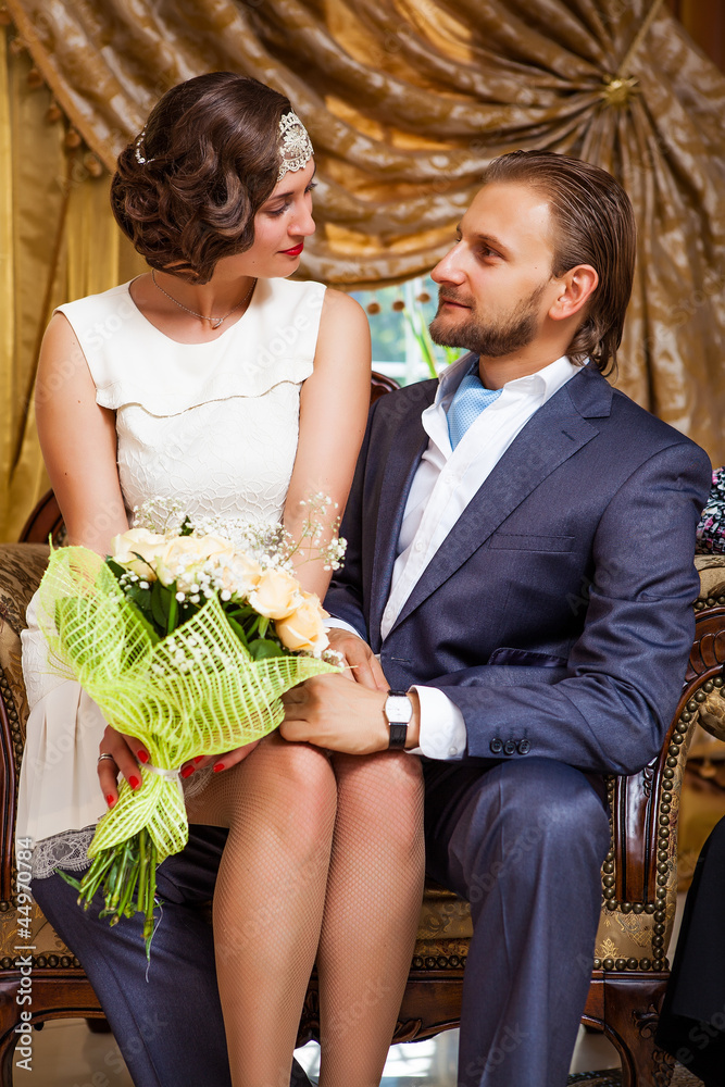 Obraz premium romantic evening date in hotel room