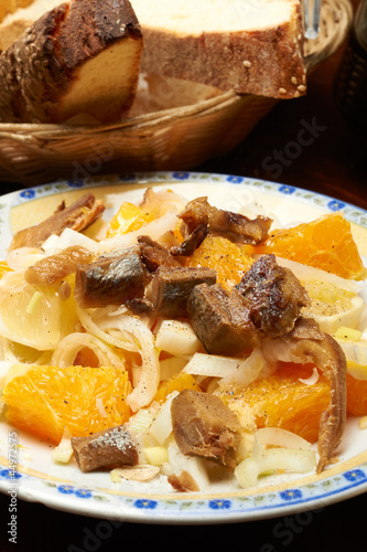 Insalata con arance e aringa