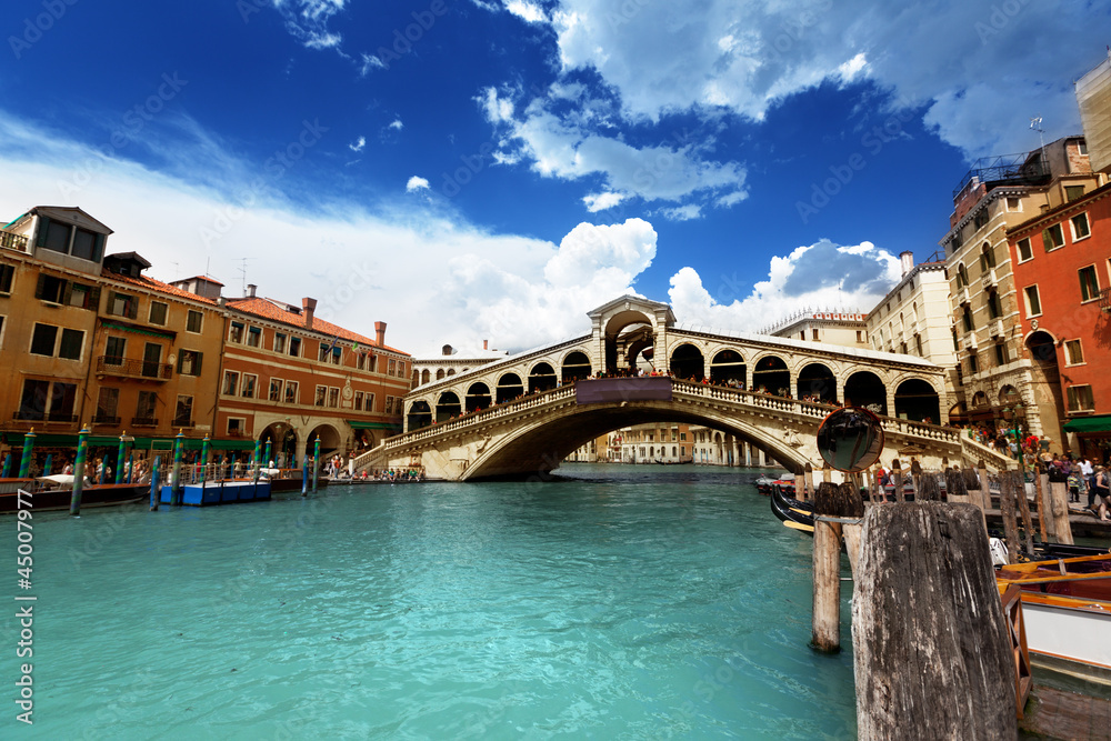 Obraz premium Rialto bridge in Venice, Italy
