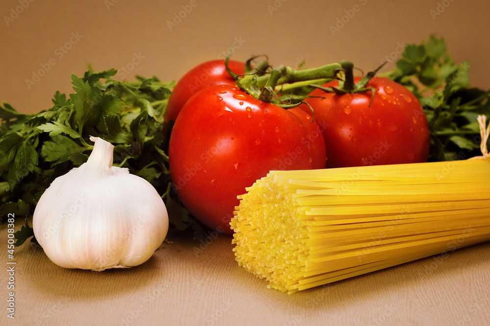 spaghetti and tomato spaghetti and tomato