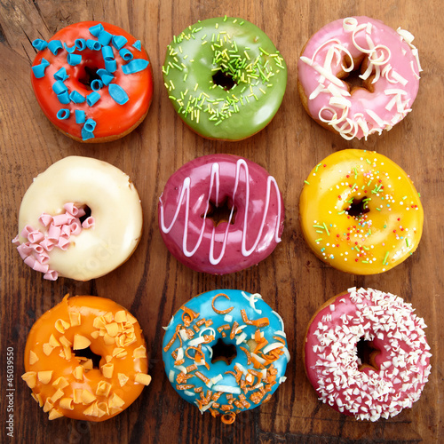 Valokuva baked doughnuts