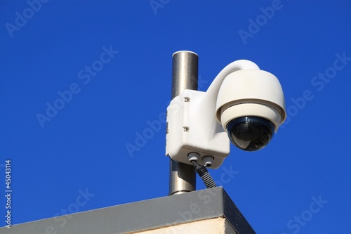 Caméra de surveillance en zone urbaine
