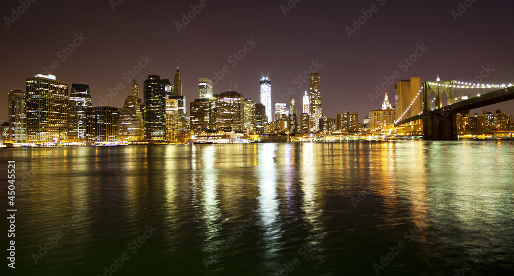 Manhattan bridge and skyline