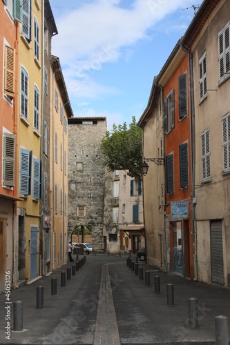 Fototapeta Naklejka Na Ścianę i Meble -  une rue de Draguignan