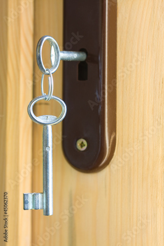 Door and keys © airborne77