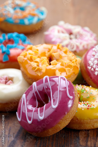 Fotografia baked doughnuts