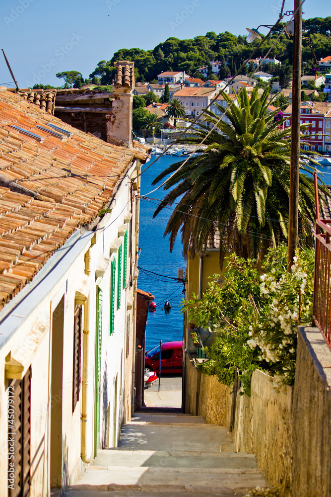 Obraz premium Colorful narrow street in Mali Losinj