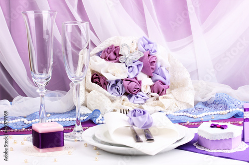 Serving fabulous wedding table in purple color