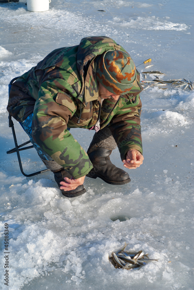 Man on winter fishing 33