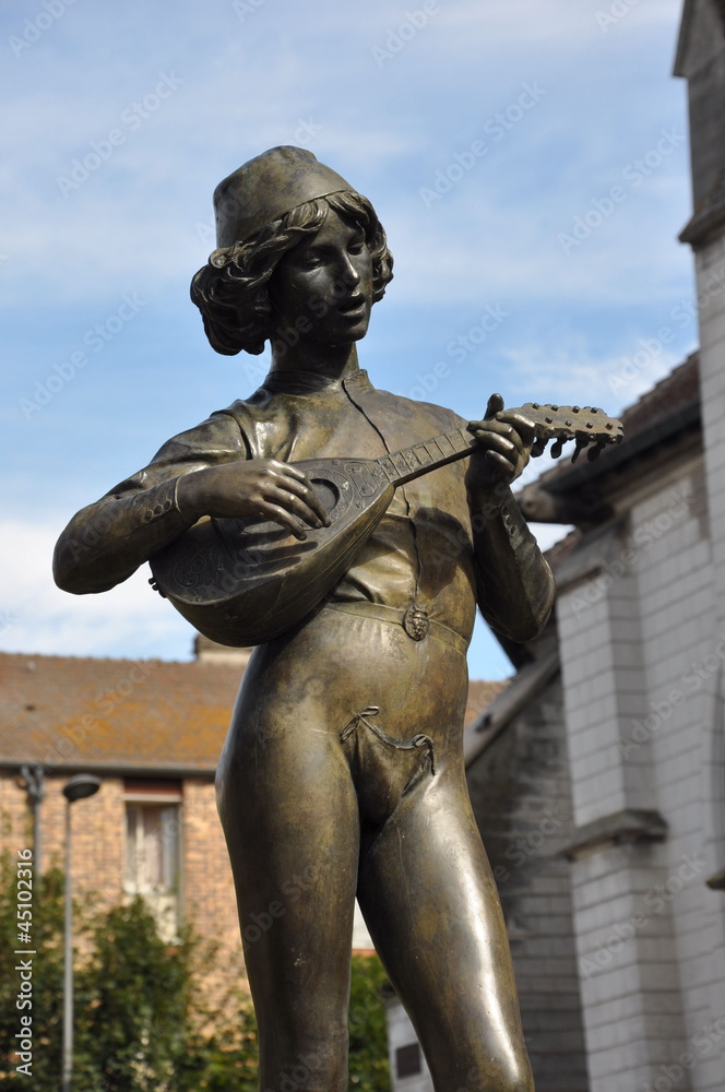 Le chanteur florentin, sculpture de Paul Dubois à Troyes