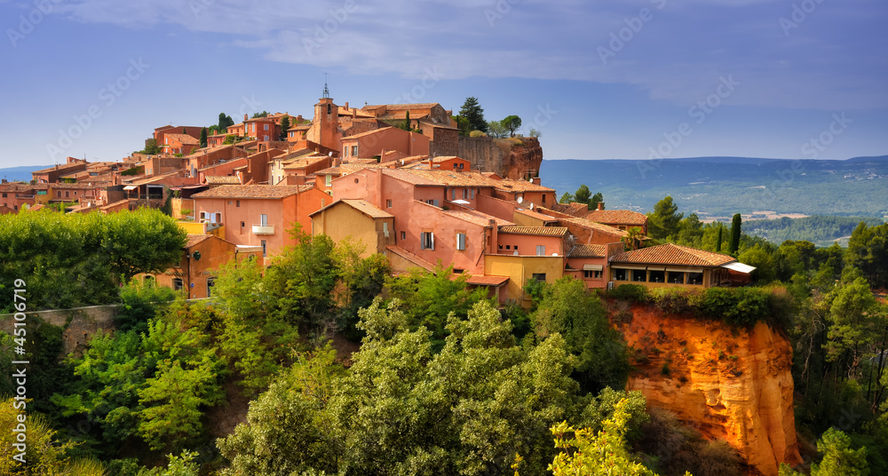 Roussillon village sunset view, Provence, France - obrazy, fototapety, plakaty 