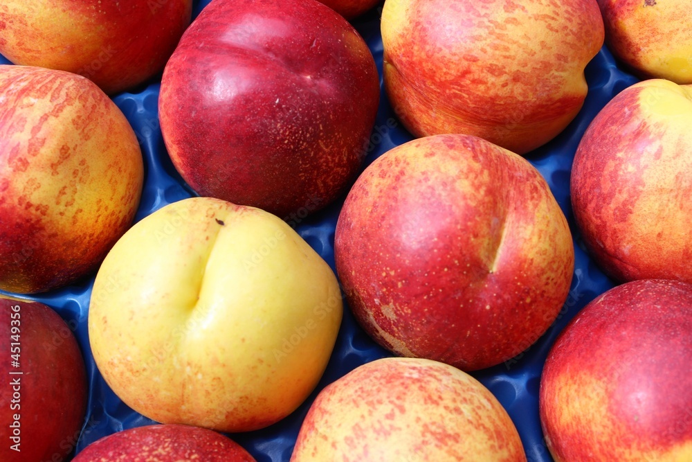 pesche noci pesche noci