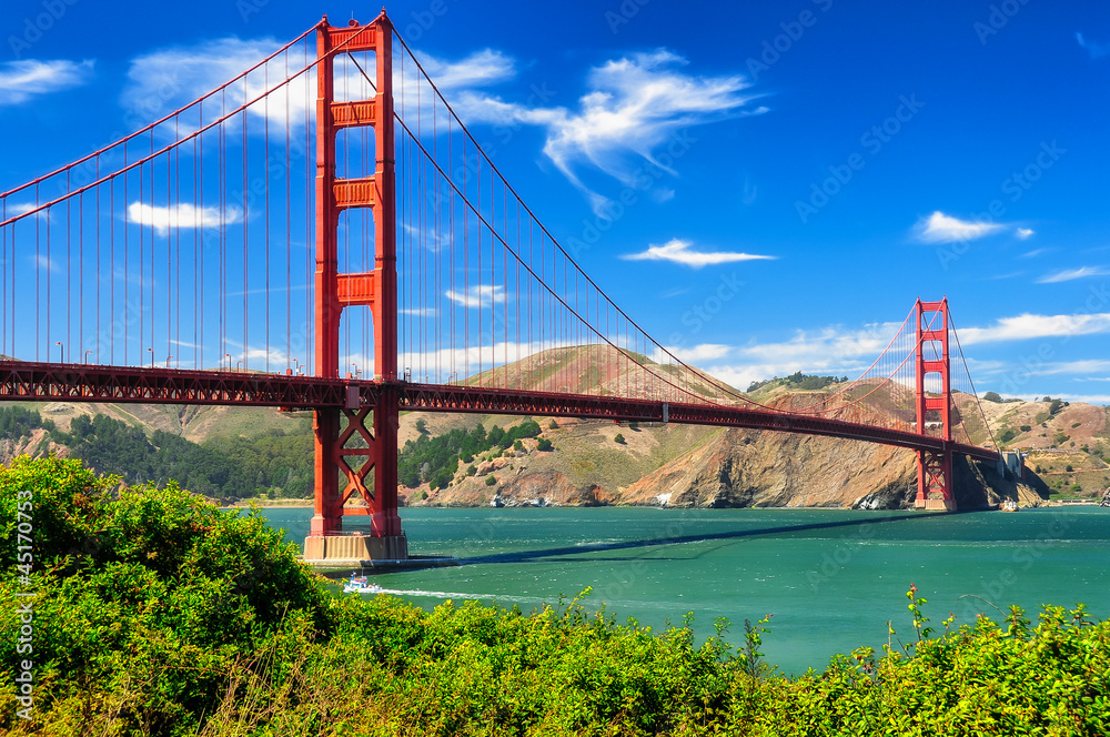 Golden gate bridge vivid day landscape, San Francisco - obrazy, fototapety, plakaty 