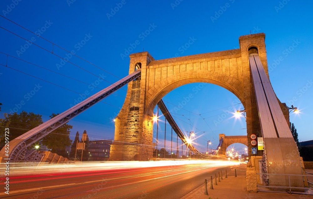 Obraz premium Most Grunwaldzki o zmierzchu