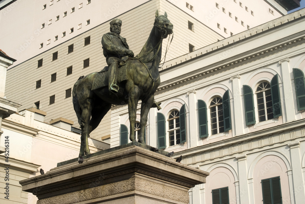 Obraz premium Equestrian statue dedicated to Giuseppe Garibaldi in Genoa