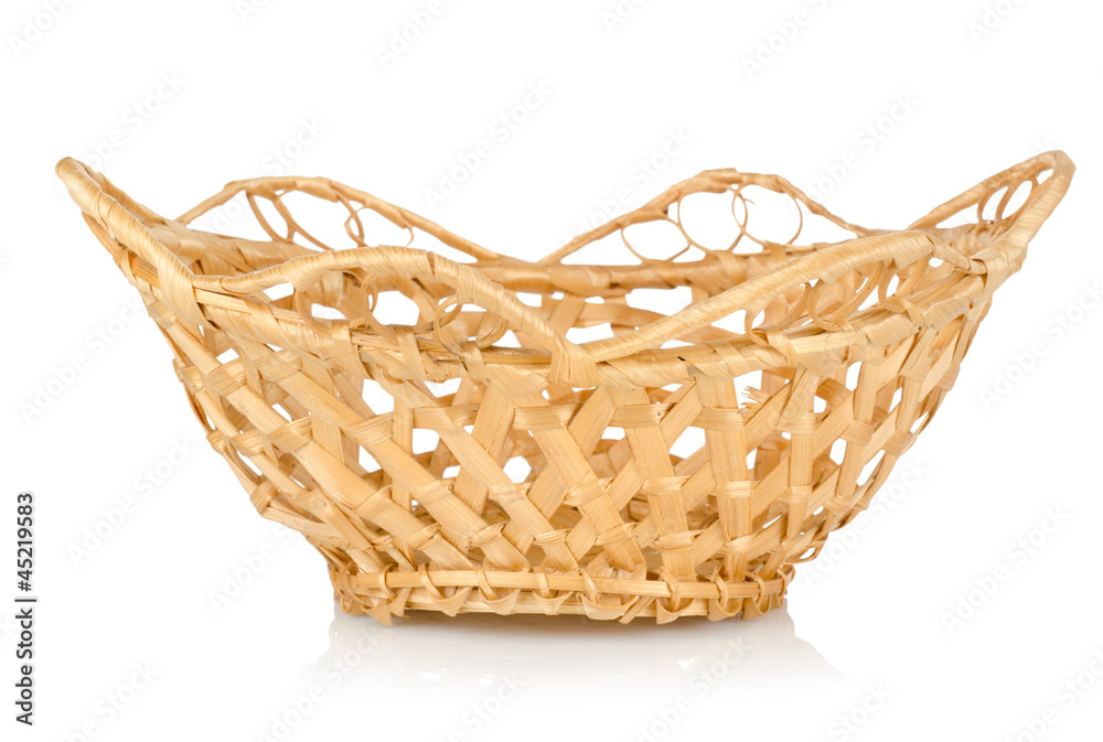Obraz premium Wooden wattled basket isolated