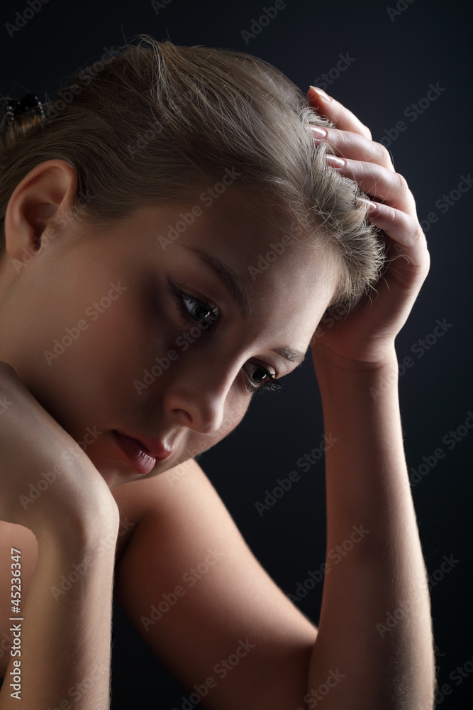 Naklejka premium beauty girl sad