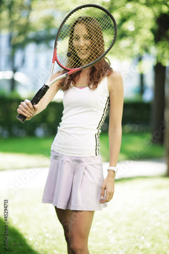 Tennis spielen © Peter Atkins