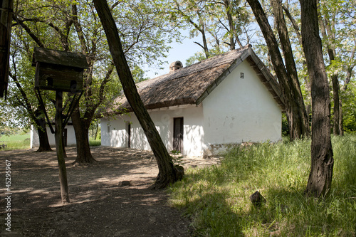 old unpopulated economy