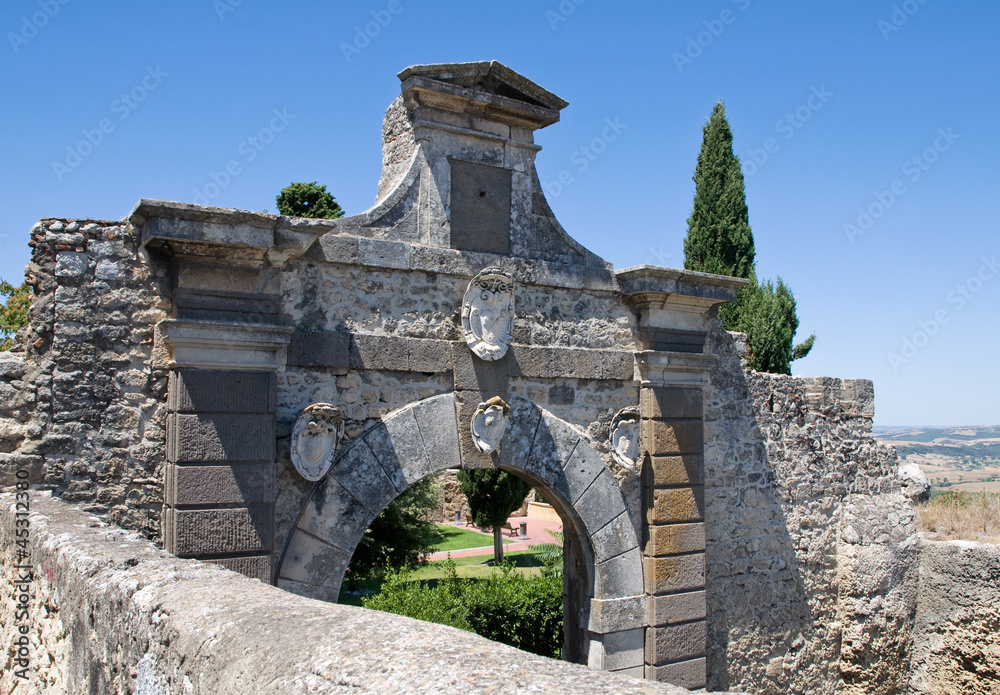 Naklejka premium Porta nuova. Tarquinia. Lazio. Italy.