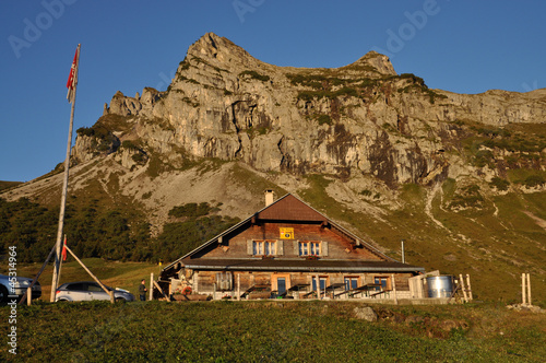 Untere Fluonalp mit Rossflue photo