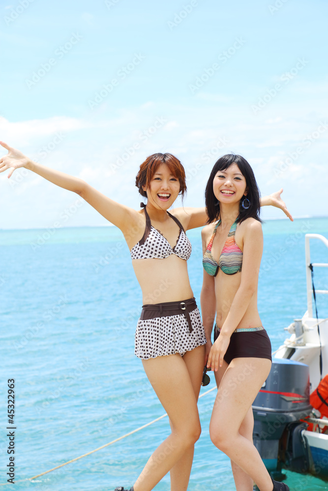 水着の女性二人Stock Photo | Adobe Stock