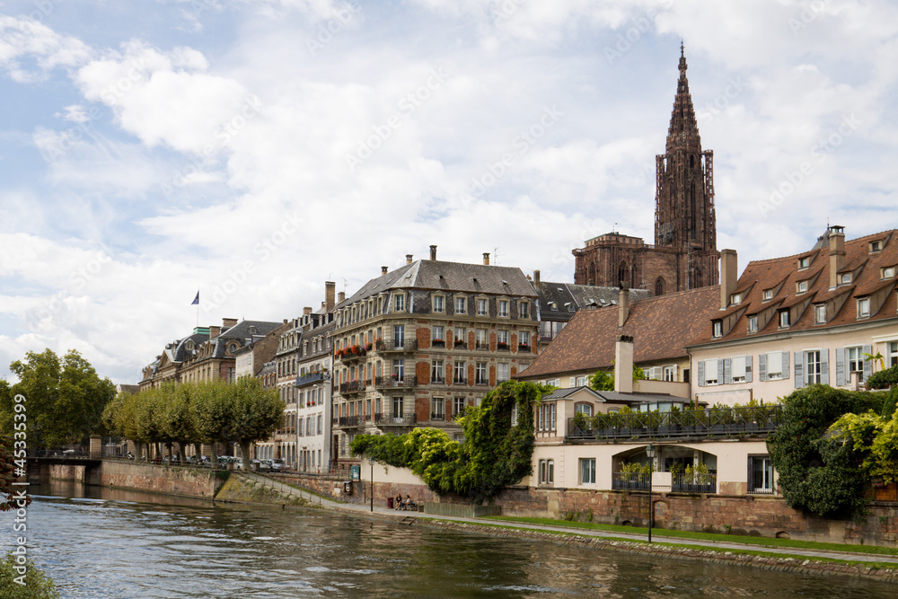 Fototapeta premium Cityscape in Strasbourg with river