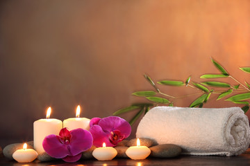 Wandcirkels Toilet Spa stilleven met orchidee en kaarsen  © Lily