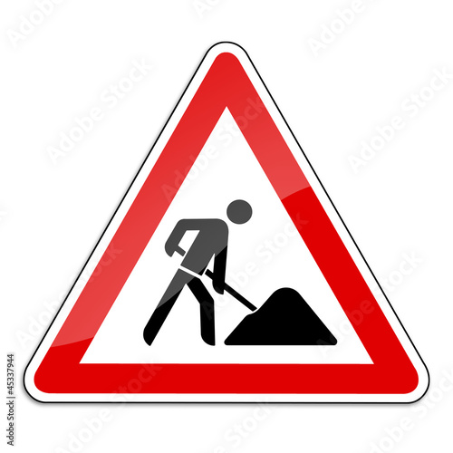 Warnschild RAL 3001 signalrot freigestellt - Baustelle