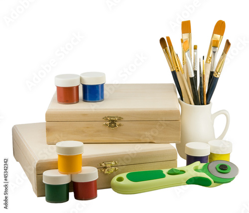 Tools and objects for decoupage