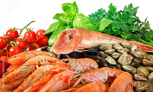 Ingredienti per la preparazione di ottimi piatti di pesce photo