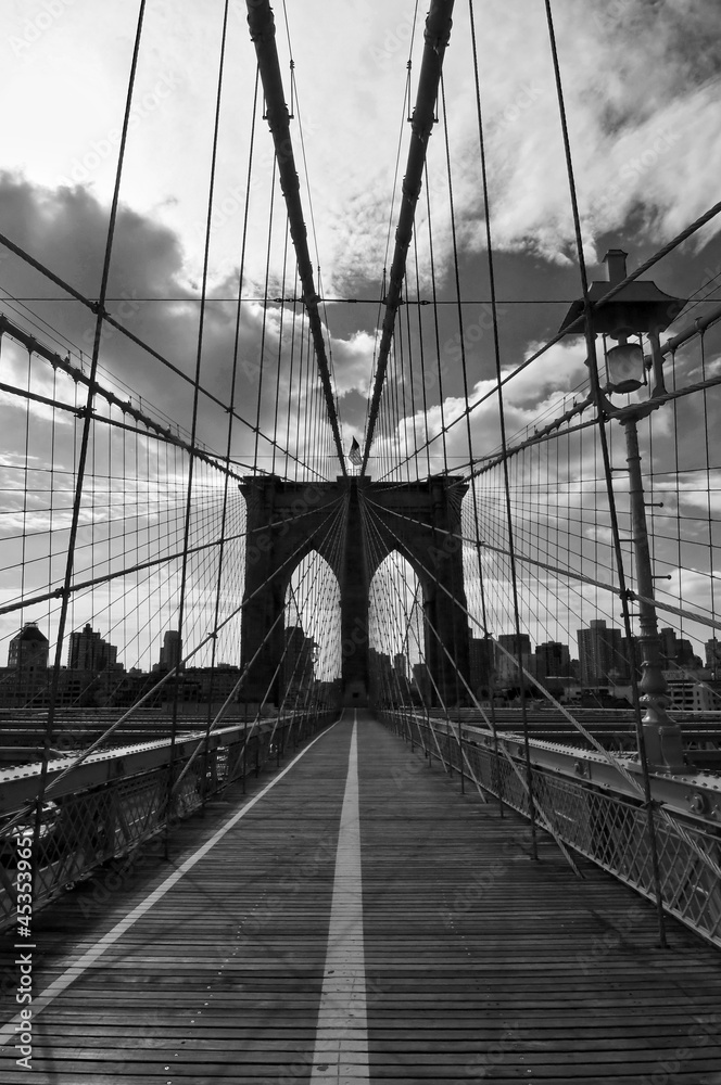 Pont de Brooklyn noir et blanc - New-York - obrazy, fototapety, plakaty 