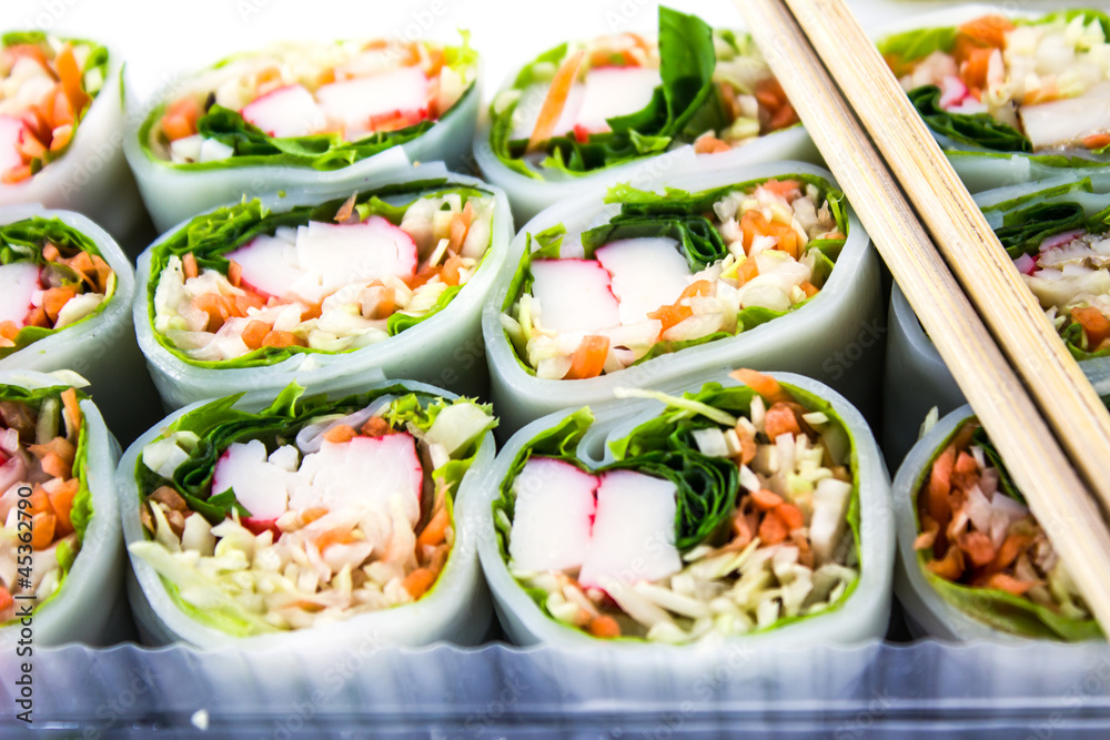 Fresh thai vegetable rolls