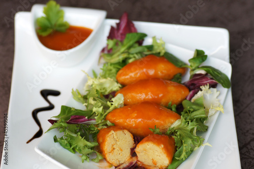 Fototapeta Naklejka Na Ścianę i Meble -  quenelles lyonnaise coupées 3