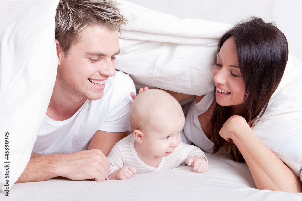 familie im bett familie im bett