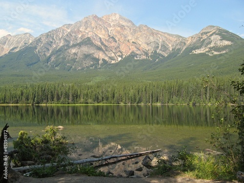 Quiet lake scene at Pyramid Lake