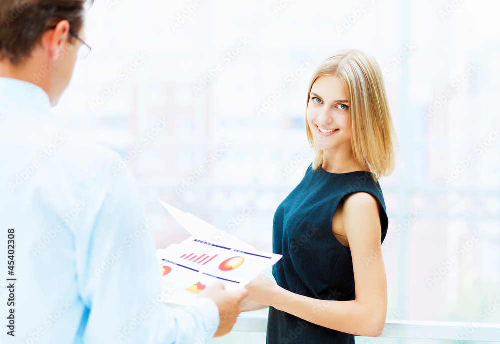 Obraz premium Two young business collegues.