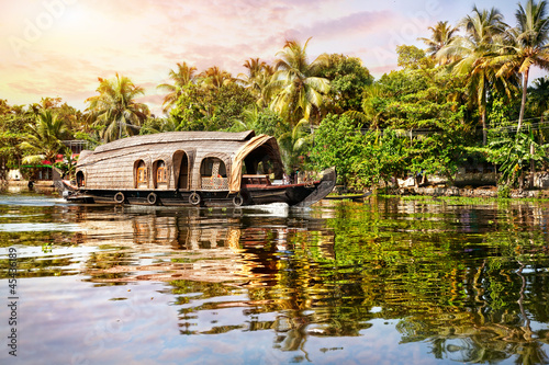 Valokuva House boat in backwaters