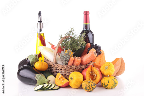 Fototapeta Naklejka Na Ścianę i Meble -  isolated heap of vegetable,fruit