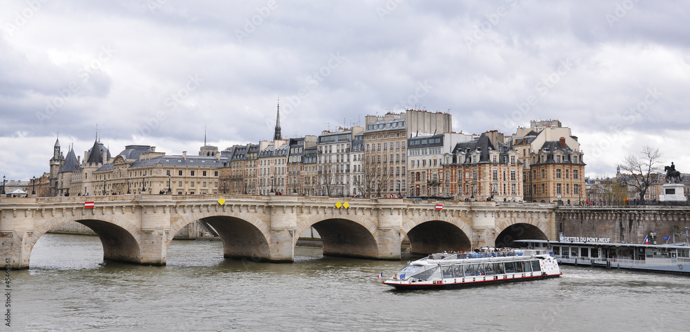 Seine river, Paris