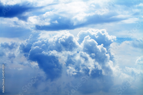 Fototapeta Naklejka Na Ścianę i Meble -  big white cloud