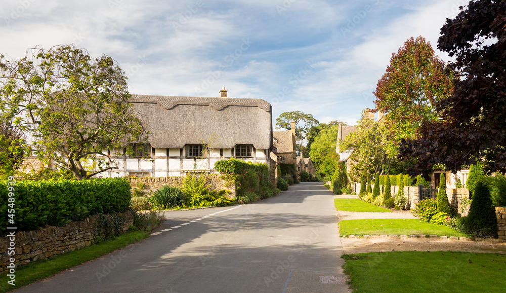 Thatched cottages on main street of Stanton